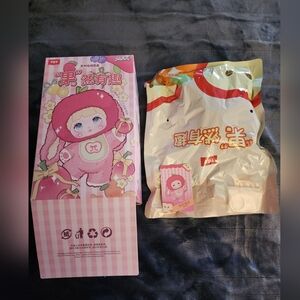 Nommi confirmed Apple. Open from bottom sealed bag.